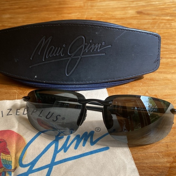 Maui Jim Ho’Okipa “Readers” Polarized Gray Sunglasses - Picture 3 of 11